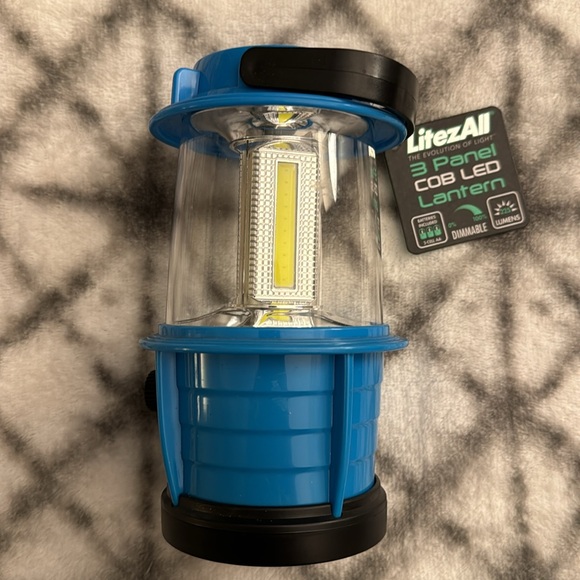 NEW LitezAll three panels COB LED lantern - 225 lumens - Picture 3 of 6